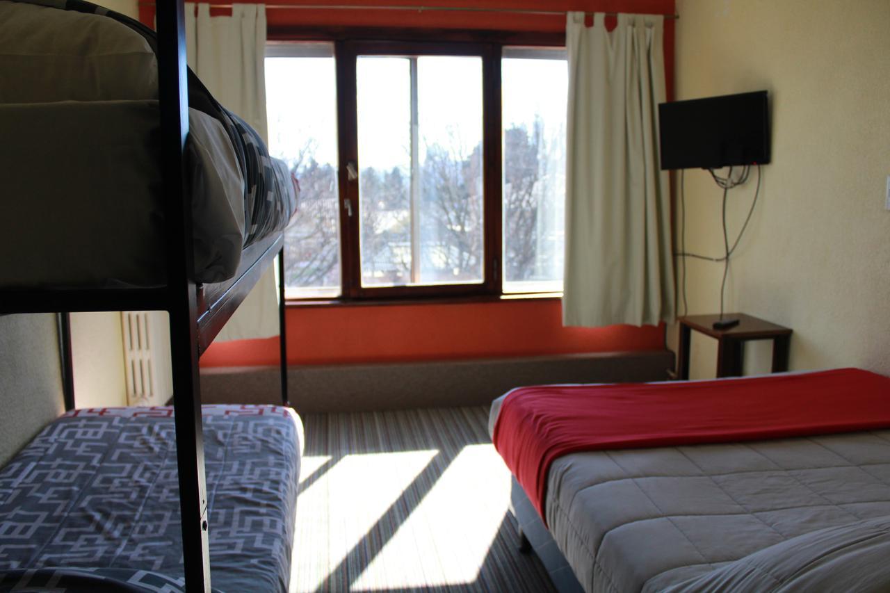 Italia Inn Hostel San Carlos de Bariloche Bagian luar foto